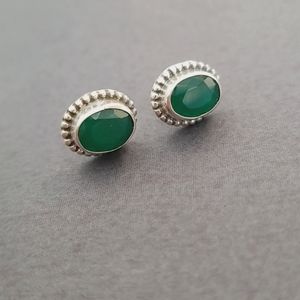 Green agate stud earrings.